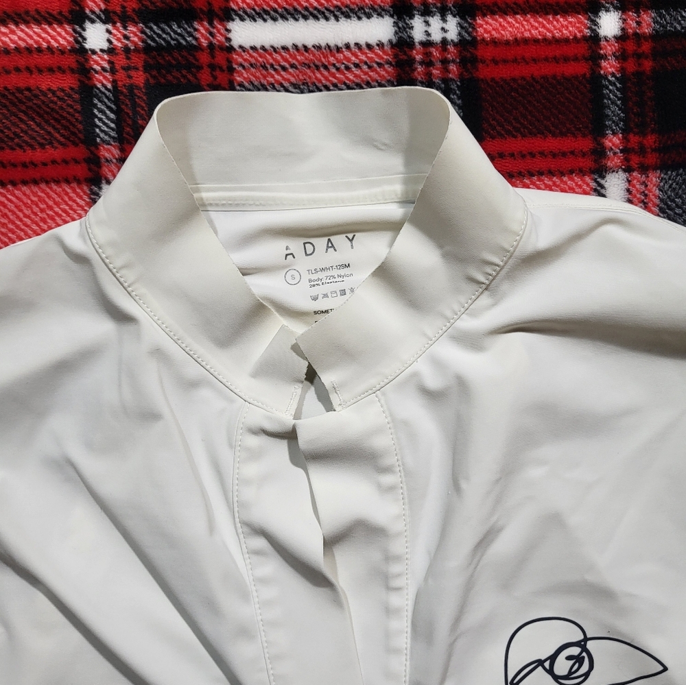 Aday Something Borrowed White Shirt With Face Design Size Small - Picture 6 of 14